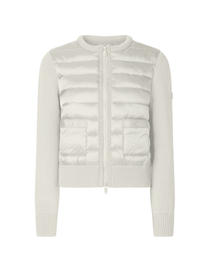The SAVE THE DUCK BRIONY LIGHTWEIGHT PUFFER is a light gray, cropped, long-sleeve quilted jacket with padded front, ribbed cuffs and hem, two front pockets, and zip closure—ideal for summer layering. Displayed on a white background.