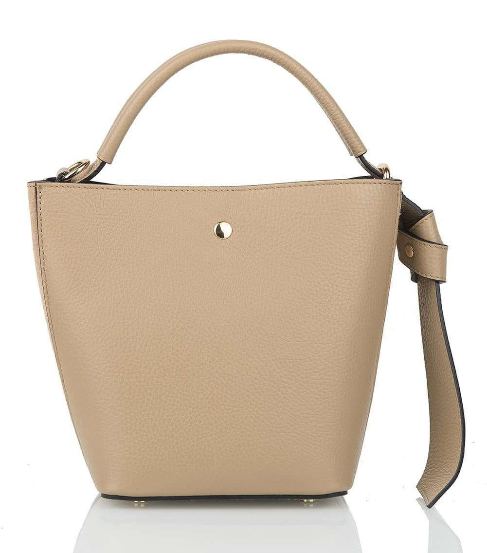 Introducing the SMALL LEATHER BUCKET HANDBAG by LE BORSETTE: This sleek white handbag boasts a structured design with a single top handle and detachable crossbody straps. With its minimalistic style and tiny gold accent on the front, its clean lines and smooth texture provide a modern, sophisticated look.