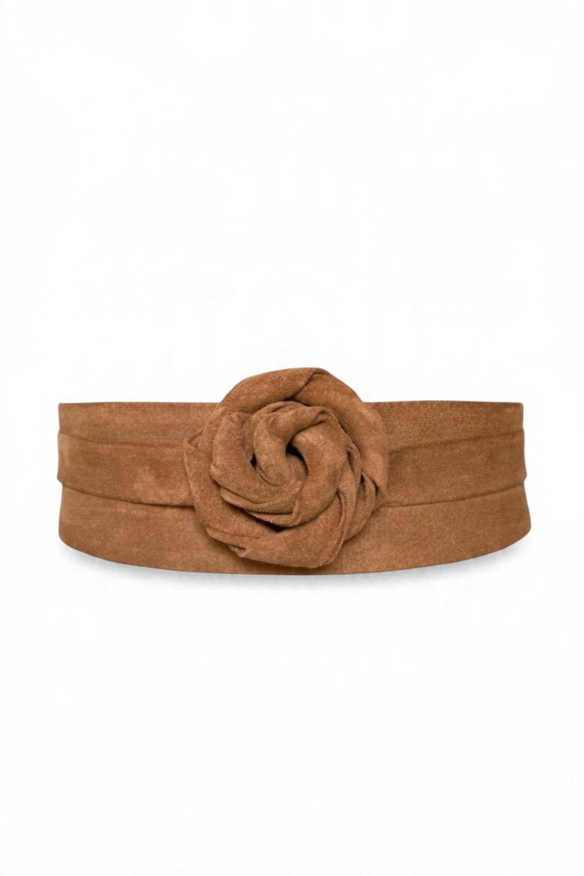 Instructional diagram illustrating five ways to tie the ADA - SUEDE LEATHER WRAP BELT IN RUSTY COGNAC: rosette, mens tie, cross, ocho, and bow knot.