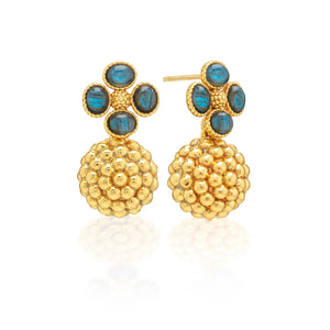 The CAPUCINE DE WULF Berry Clover Drot Earrings with Labradorite feature an 18K gold-plated design, showcasing a cluster of small gold beads as the main drop and a stud top accented with four oval blue stones arranged in a delicate floral pattern—handmade jewelry offering a timeless elegance by CAPUCINE DE WULF.