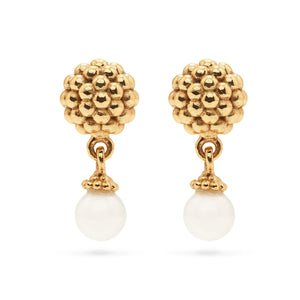 The CAPUCINE DE WULF - BERRY DOUBLE DROP EARRINGS by CAPUCINE DE WULF are an elegant pair of gold stud earrings adorned with a cluster of gilded berries at the top. Each earring features a single white pearl dangling below the beaded cluster. Crafted from 18K gold, these Pearl Drop earrings have a polished, luxurious finish.