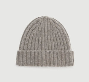 A nut-colored ribbed beanie by HARTFORD, expertly crafted from a soft cashmere and wool blend, featuring a folded cuff and shown against a plain white background, exuding luxurious knitwear appeal.