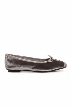 REQINS - HARMONY VELVET BALLET FLAT IN GRIS: grey velvet ballerinas with a small bow at the toe and a low heel, offering a feminine aesthetic.
