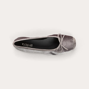 REQINS - HARMONY VELVET BALLET FLAT IN GRIS: grey velvet ballerinas with a small bow at the toe and a low heel, offering a feminine aesthetic.