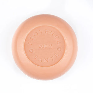 BAUDELAIRE - FIG BOXED BATH BAR comes in an octagonal red box. This French-milled soap, enriched with shea butter, features an elegant fig fragrance and is adorned with stylized purple-seeded fig art. The text reads: "Figue | Fig, savon artisanal, Artisan Soap, 200g, 7oz, Made in France.