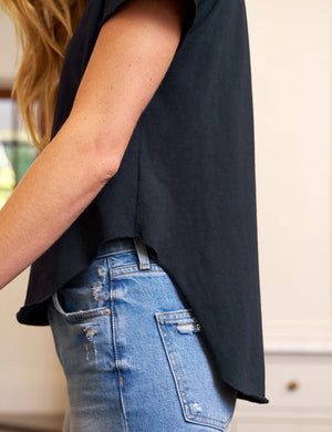 The FRANK AND EILEEN - THEO PERFECT TEE is a plain white vintage short-sleeve tee with a classic crew neck and slightly curved hem.