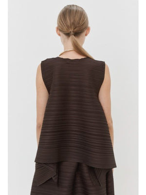 Close-up of MEIMEIJ Plisse Sleeveless Top's dark textured fabric displays a finely woven pattern. The consistent monochrome color and texture, with subtle weave variations, reflect minimalist elegance.