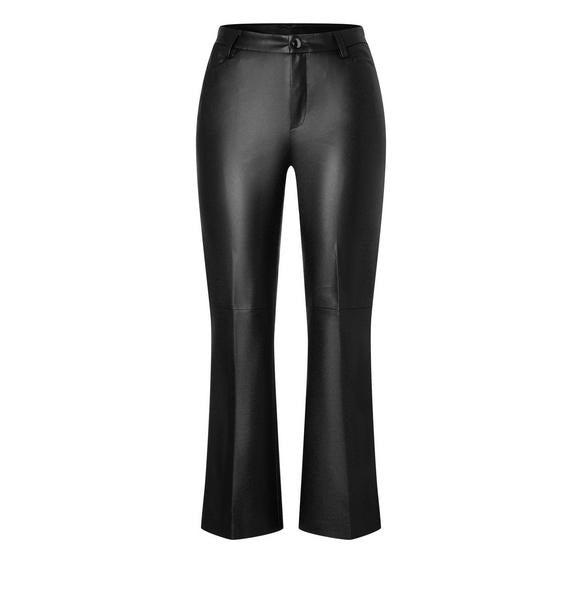 The MAC JEANS - AIDA KICK from the brand MAC are sleek, black faux leather pants designed for an excellent fit. They feature a button closure, two side pockets, and a slightly flared cut, all crafted from light vegan leather to provide a stylish and edgy look.