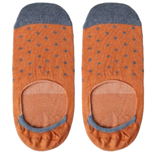 Introducing the AMANDA CHRISTENSEN - TRUE DOT INVISIBLE SOCKS IN ORANGE MELANGE: expertly crafted in Italy from a premium combed cotton blend, these luxurious men’s socks feature an orange melange base with contrasting gray toes, heels, and cuffs. The top surface is adorned with subtle gray polka dots for a sophisticated finishing touch.
