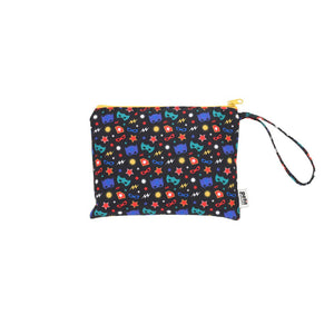 The image shows the packaging of the SUPERHERO DOUBLE SIDED ON THE GO PUZZLE by PETITECOLLAGE, ideal for ages 5+. It contains 49 pieces and is packaged in a vibrant, portable carrying case decorated with heroic characters. Warning: small parts included.