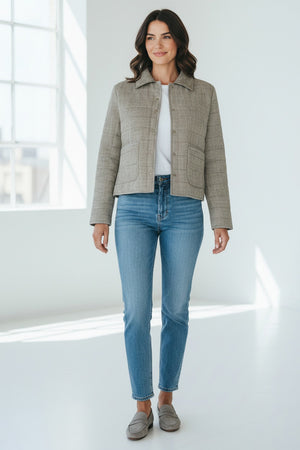 The SEVENTY VENEZIA Linen and Wool Blend Puffer Jacket by SEVENTY features a light gray quilted design with a collar, front snap buttons, two large front pockets, and long sleeves, shown on a plain background.
