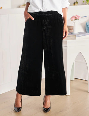 The FRANK & EILEEN MAISIE Wide Leg Pant in Black Italian Washed Velvet features an elastic waistband, loose fit, and straight hem, shown against a white background.