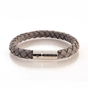 ATHISON - Braided Nubuck Bracelet in Grey size guide: S (15.5-17 cm), M (17-18.5 cm), L (18.5-20 cm), XL (20-22.5 cm). Expertly made in Italy for comfort and style, with a braided illustrated design from brand ATHISON.