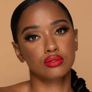 The JASON WU BEAUTY - FLORA 25 EYESHADOW artistry shadow palette contains 25 shades arranged in a 5x5 grid, ranging from light beiges and pinks to darker browns and rich shimmers. It features both shimmer and matte shades to inspire endless creativity.