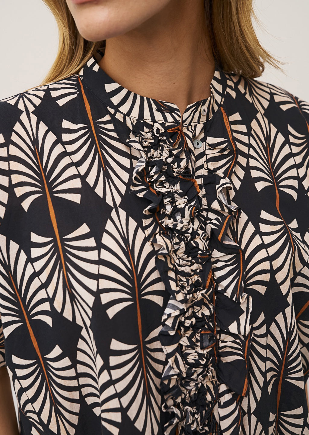 black and white daisy dress Anela Midi Dress in Daisy Mix Black main image 0
