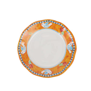 The VIETRI Melamine Campagna Salad Plate features handpainted birds, adding charm to your outdoor dining experience.