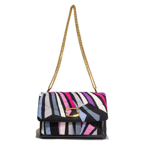 The VINTAGE SCARF AND LEATHER HANDBAG (PUCCI) by MILANO MM33 is a stylish lambskin bag featuring a gold chain strap and a geometric pattern on the flap. Designed with prominent abstract stripes in black, white, pink, purple, and blue, the flap is elegantly closed with a gold buckle. This exquisite accessory proudly bears the mark of Italian craftsmanship.
