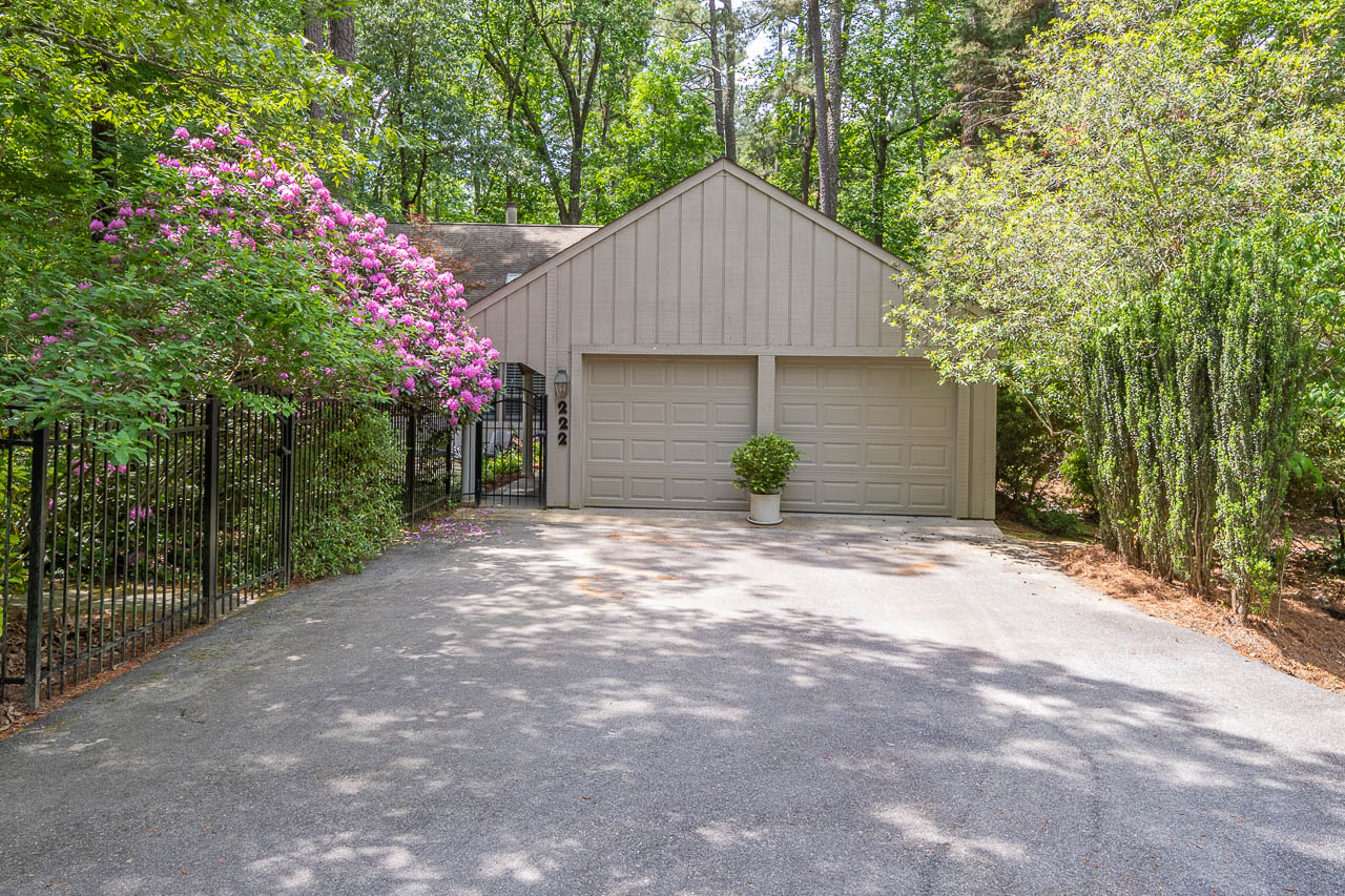 222 Windlestraw front ext