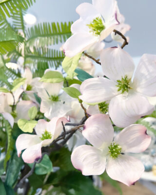Show your North Carolina pride by displaying our (faux!) state flower! Perfect for bringing the outdoors in, without the mess​​​​​​​​
​​​​​​​​
​​​​​​​​
#dogwood #northcarolina #stateflower #nc #carolina #flower #floral #decor #nest #nestatfearrington #nestatfearringtonvillage #fearrington #fearringtonvillage @fearrington_house